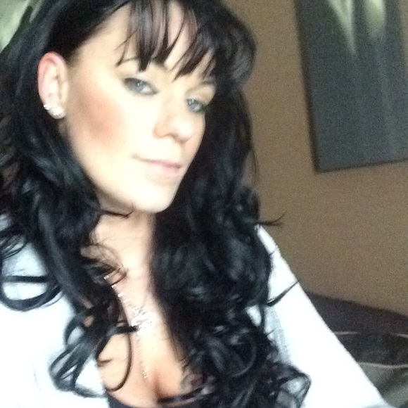 Meet your Posher, Amanda - Picture 6 of 7